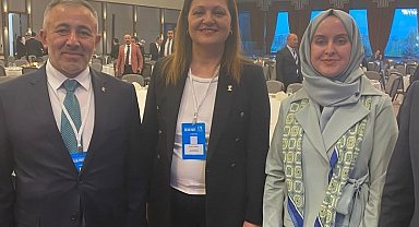 AK Parti'ye geçen Afyonkarahisar Belediye Başkanı Burcu Köksal'a ilk tebrik Bilecik'ten