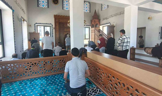 Akçaova TOKİ Camii'nde ilk Cuma namazı kılındı