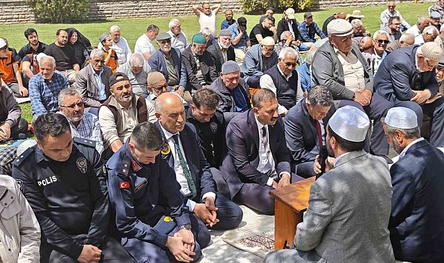 Aksaray'da yoğun yağış nedeniyle şükür duası yapıldı