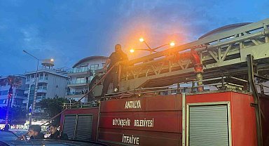 Alanya'da otel mutfağında çıkan yangın korkuttu
