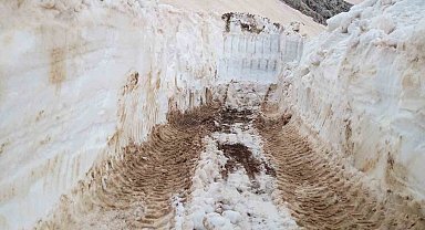Alanya'da yayla yollarında kar mesaisi