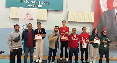 Alaşehir'in güçlü bilekleri Konya'da kürsüye çıktı