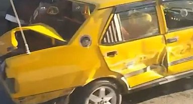 Alkollü sürücü direksiyon hakimiyetini kaybetti, bariyerlere çarptı