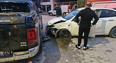 Alkollü sürücünün karıştığı zincirleme kaza kamerada: 1 yaralı