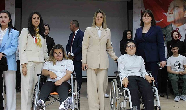 Altıntaş'ta özel eğitim öğrencilerinden anlamlı etkinlik