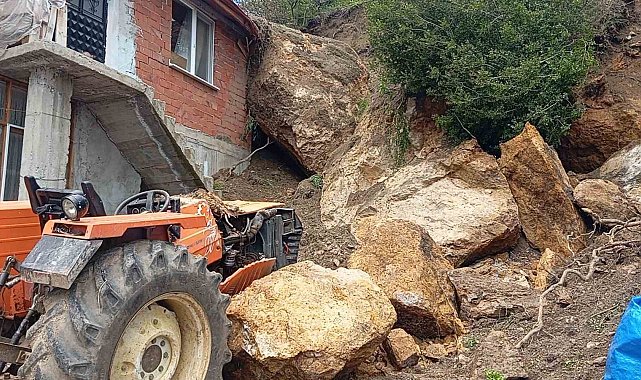 Amasya'da kaya parçaları ev ve traktörün üstüne düştü