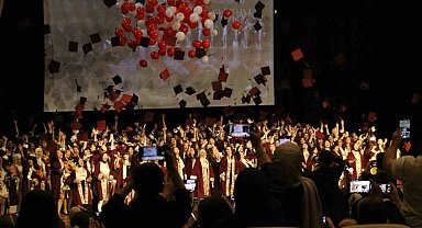 Ankara Hacı Bayram Veli Üniversitesi İletişim Fakültesi mezuniyet töreni yapıldı