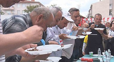 Ankara'da düzenlenen 'Kavurma Yeme Yarışması' renkli görüntülere sahne oldu