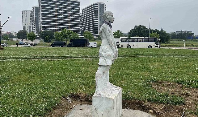 Anket sonuçlandı, belediye heykeli kaldırma kararı aldı