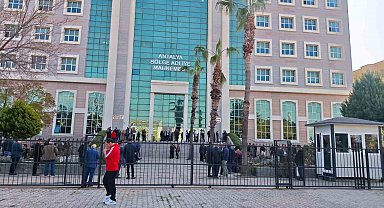 Antalya Büyükşehir Belediyesine yönelik rüşvet soruşturmasında 41 sanık yeniden hakim karşısında