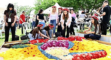 Antalya'da 130 bin çiçekle renkli rekabet