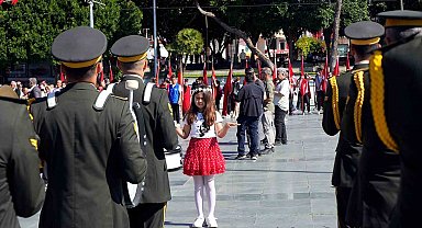 Antalya'da 19 Mayıs coşkusu çelenk töreniyle başladı