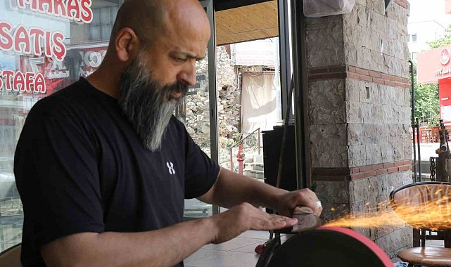 Antalya'da bıçakçılarda bayram mesaisi