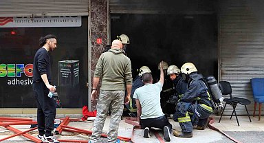 Antalya'da sünger dolu depoda korkutan yangın