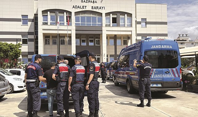 Antalya'da usulsüz reçete operasyonunda 4 tutuklama