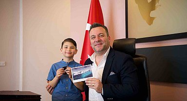 Antarktika'dan dönen en genç Türk, Kuşadası Belediyesi'nde ağırlandı