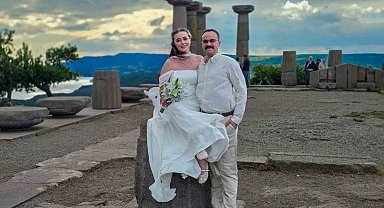 Antik kent, düğün fotoğrafı çektirmek isteyen çifte doğal fotoğraf stüdyosu oldu