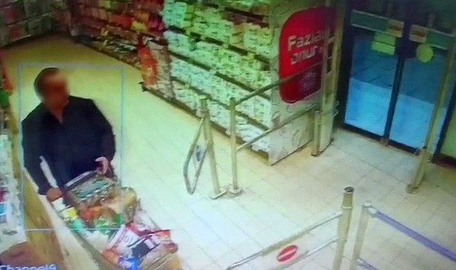 Arnavutköy'de 10 bin TL'lik market hırsızlığı kamerada