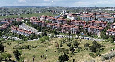 Arnavutköy'de geleneksel uçurtma şenliği renkli görüntülere sahne oldu