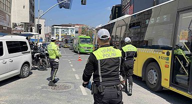 Arnavutköy'de Trafik Haftası'nda anlamlı uygulama: Ceza değil bilinçlendirme yapıldı