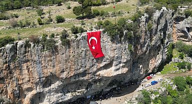 Aserin Kayası eşsiz manzarasıyla dikkat çekiyor