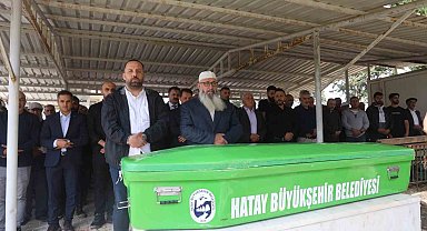 Aşırı yağış sonrası aracıyla şarampole devrilen vatandaş son yolculuğuna uğurlandı