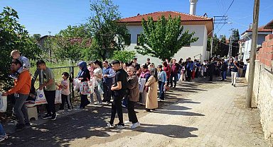 Asırlık 'Çörek Derme' geleneğinde yiyecekler paylaşıldı