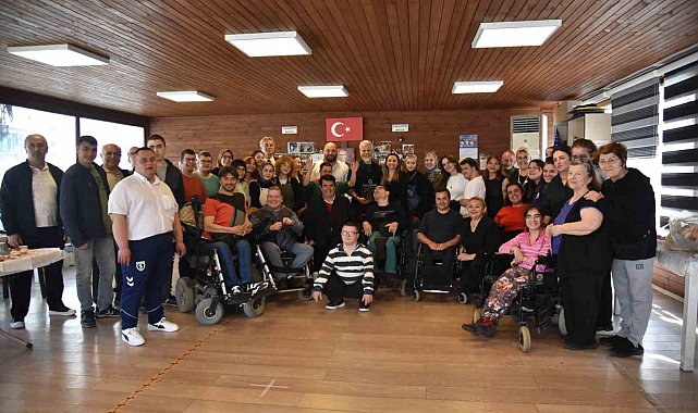 Atakum'da özel bireyler seramik atölyesinde buluştu