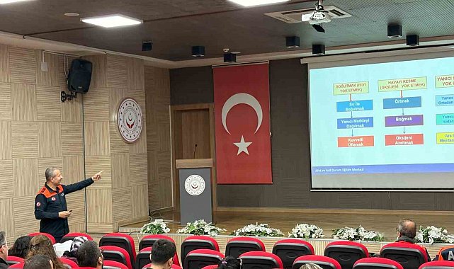 Aydın'da vakıf personeline afet farkındalık eğitimi verildi