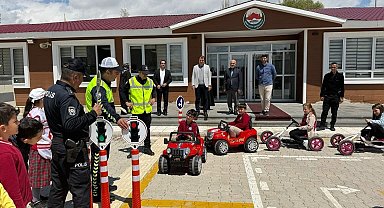 Aydıntepe'de öğrenciler trafik kurallarını uygulamalı öğrendi