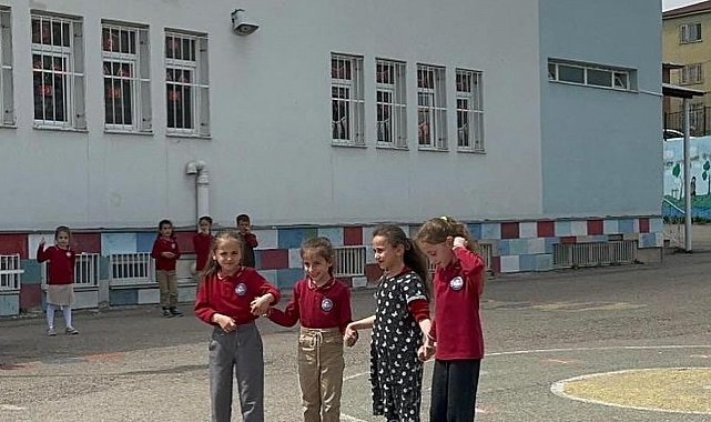 Aydıntepe'de öğrenciler yardımlaşmayı oyunla öğrendi