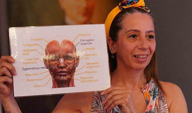 Ayvalık'ta kadınlar yüz yoga atölyesinde buluştu