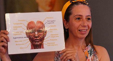 Ayvalık'ta kadınlar yüz yoga atölyesinde buluştu