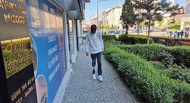 Bacağını kaybeden 15 yaşındaki çocuk, hayırseverler sayesinde özgürlüğüne kavuştu