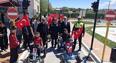 Bafra'da miniklere trafik eğitimi