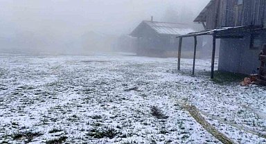 Bahar beklenirken kış geldi, yüksek kesimler beyaz örtüyle kaplandı