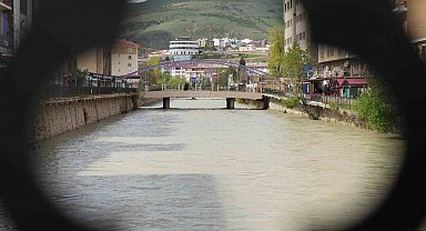 Bahar yağışları Çoruh Nehri'nin su seviyesini yükseltti