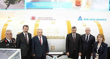 Bakan Çiftçi, SAHA EXPO'da yerli ve milli ürünleri inceledi