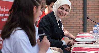 Bakan Göktaş, devlet himayesindeki başarılı sporcu gençlerle buluştu