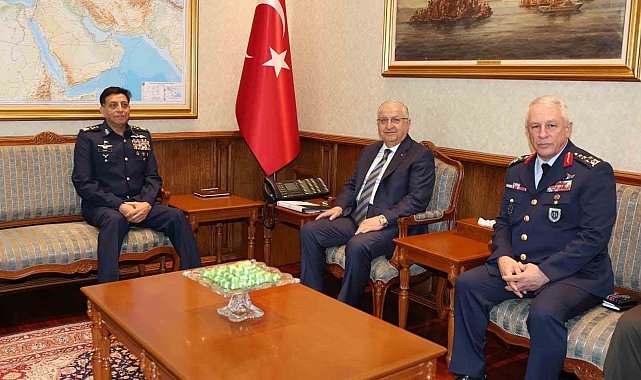 Bakan Güler, Pakistan Hava Kuvvetleri Komutanı Orgeneral Sidhu'yu kabul etti