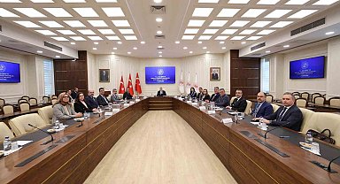 Bakan Işıkhan: "Dönüşümü yöneten, çalışanı koruyan ve insan odaklı bir yaklaşımı merkeze alan politikalar geliştirmek zorundayız"