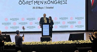 Bakan Tekin: "Biz çocuklarımızın dijital bağımlılıktan uzak, okuma kültürünü yaygınlaştıracakları bir iklim oluşturmak istiyoruz"