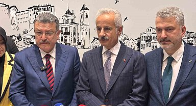 Bakan Uraloğlu, memleketi Trabzon'da hemşehrileri ile bayramlaştı