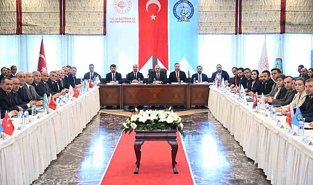 Bakan Uraloğlu: "Etimesgut Havalimanı'nda yenileme ve genişletme çalışmalarımız büyük bir hızla devam ediyor"