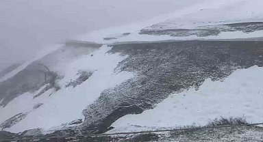 Balıyla dünyaca ünlü Anzer Yaylası'nda kar sürprizi
