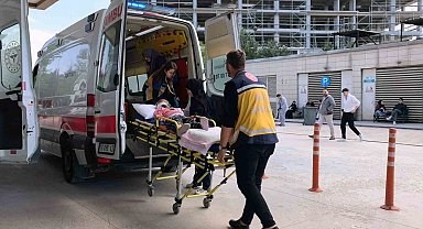 Balkonda başına mermer düşen çocuk ağır yaralandı