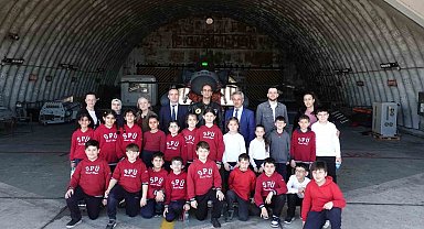 Bandırma'da Ana Jet Üssü kapılarını çocuklara açtı