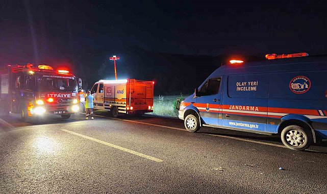 Bariyerlere çarpan yolcu otobüsü alev aldı: 3 ölü, 20 yaralı