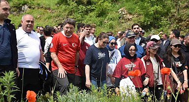 Bartın'da gençler ilk kez aşk acısını dindiren şelaleyi gördü