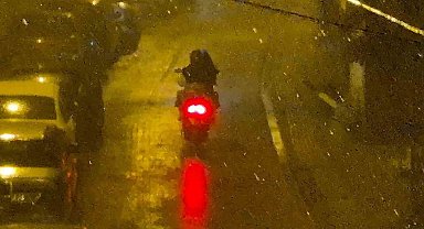 Bartın'da vatandaşların fırtınayla imtihanı kamerada